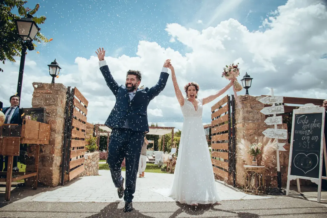 Por qué tantas parejas eligen invitaciones de boda digitales